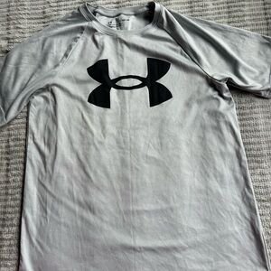 Under Armour Light Gray Short Sleeve Performance Tee with Black Logo